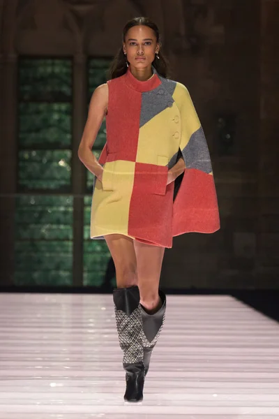 Look 4